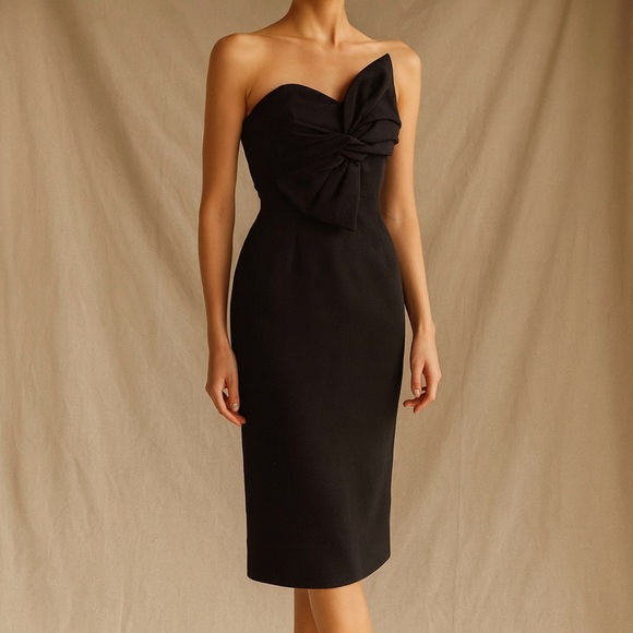 Club Monaco Dresses & Skirts - Club Monaco Black Strapless Bow Dress Size 0